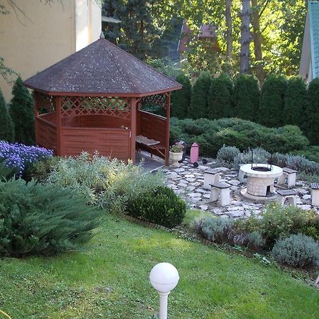 Siesta Vendeghaz Hotel Мисколк Екстериор снимка