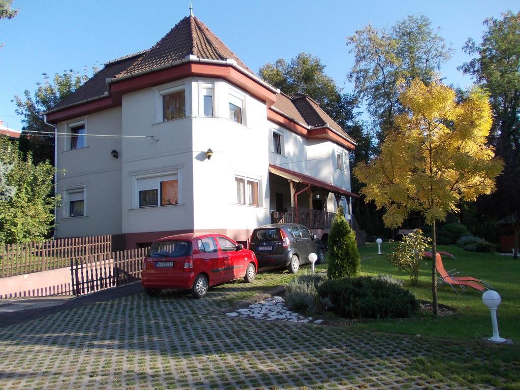 Siesta Vendeghaz Hotel Мисколк Екстериор снимка