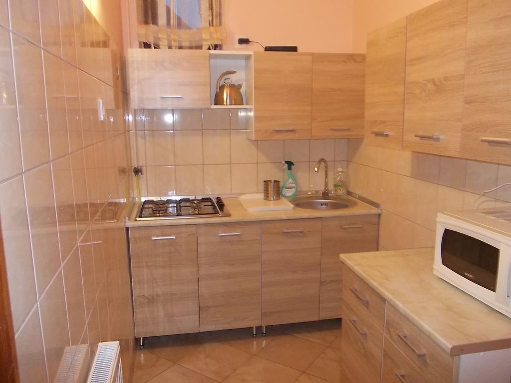 Siesta Vendeghaz Hotel Мисколк Екстериор снимка