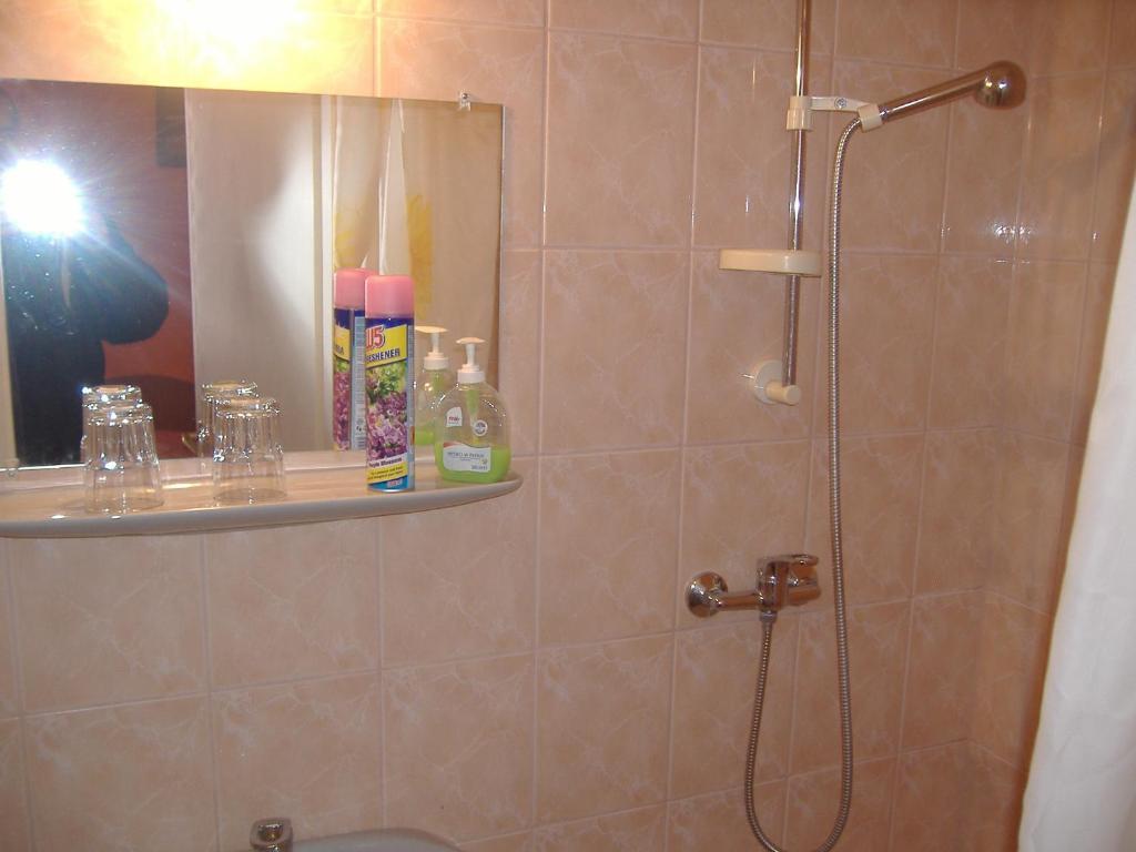 Siesta Vendeghaz Hotel Мисколк Екстериор снимка