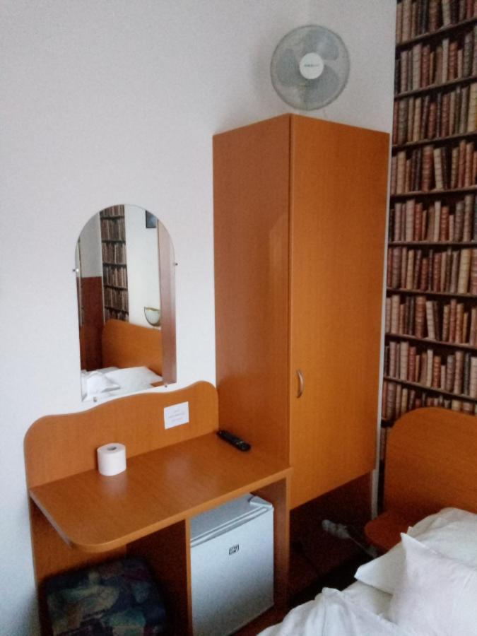 Siesta Vendeghaz Hotel Мисколк Екстериор снимка