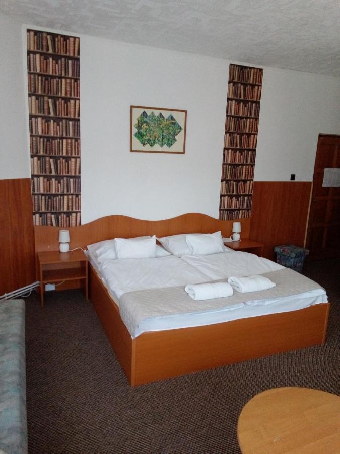 Siesta Vendeghaz Hotel Мисколк Екстериор снимка